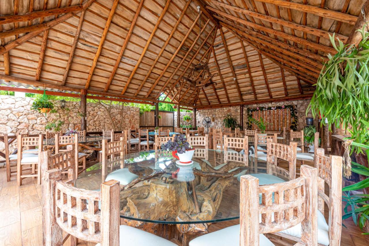 Vista De Aguilas Ecolodge Pedernales Extérieur photo
