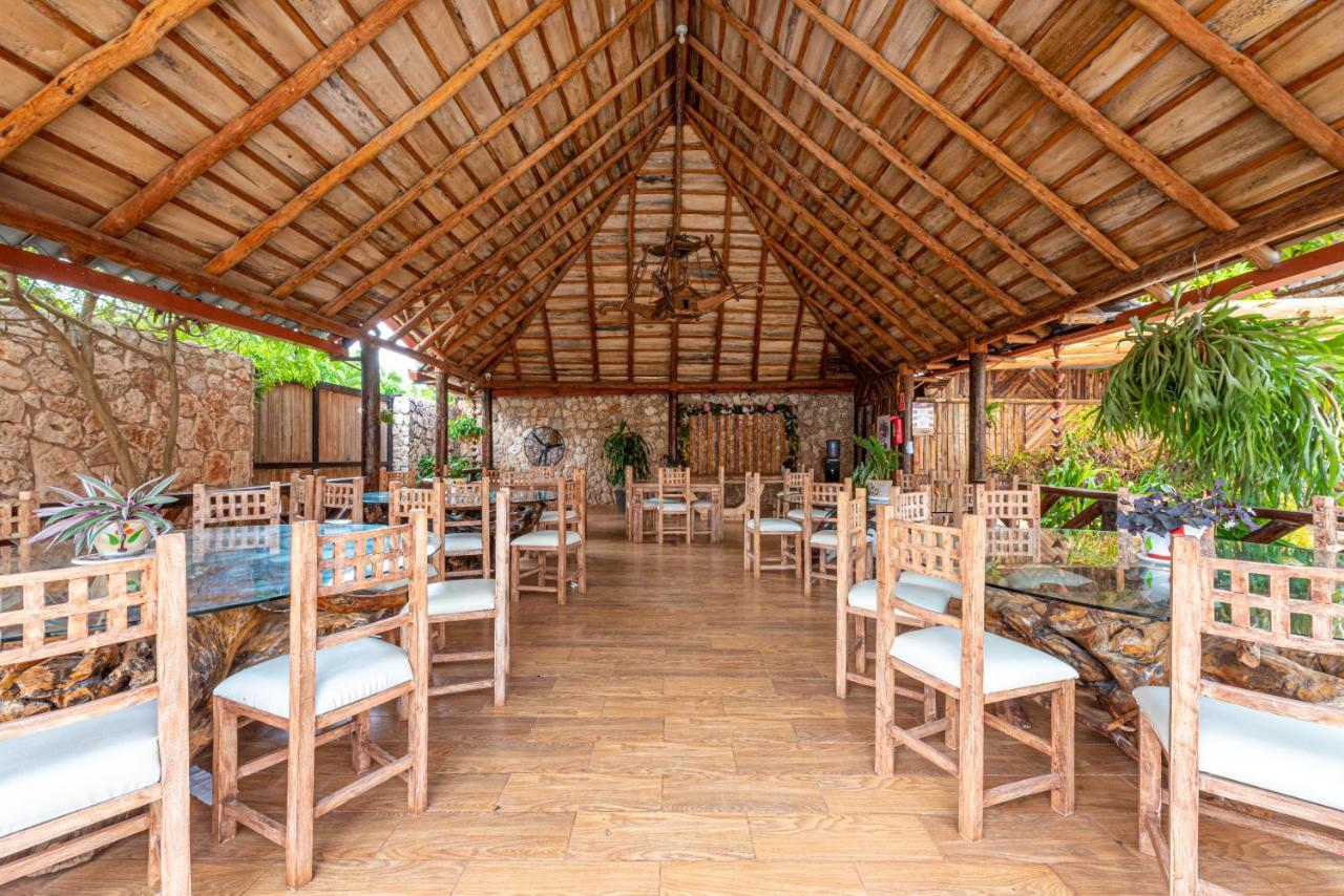 Vista De Aguilas Ecolodge Pedernales Extérieur photo
